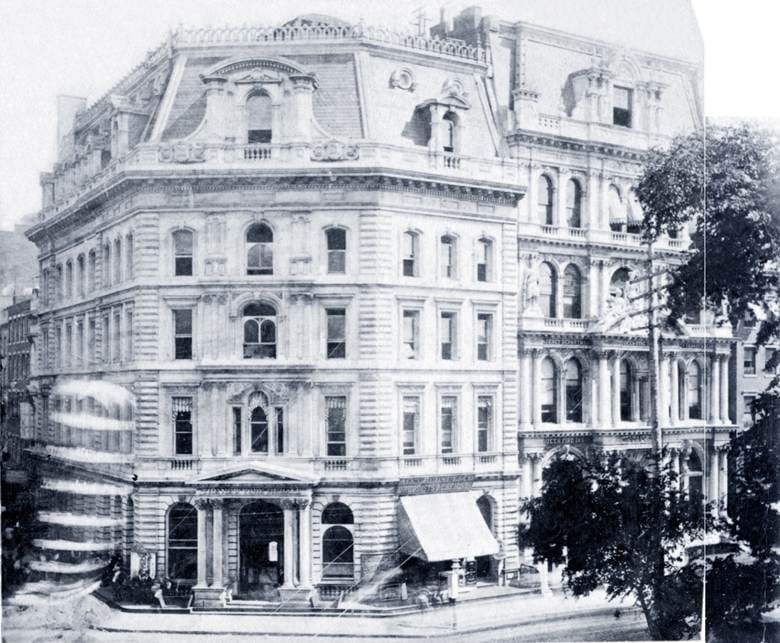 The facade of The New York Herald Building, which was designed in the Italian Renaissance style. Image is from: https://www.geographicguide.com/united-states/nyc/antique/herald-square/19th-century.htm
